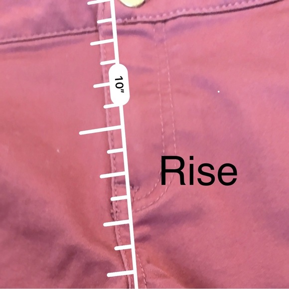 🌹𝐑𝐄𝐅𝐔𝐆𝐄 𝐁𝐄𝐑𝐑𝐘 𝟑-𝐁𝐔𝐓𝐓𝐎𝐍 𝐅𝐑𝐎𝐍𝐓 𝐂𝐔𝐅𝐅 𝐇𝐈-𝐖𝐀𝐈𝐒𝐓 𝐒𝐇𝐎𝐑𝐓𝐒 - Picture 6 of 7